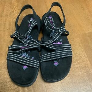 Skechers Black Casual Sandals with stretchy Straps and memory foam footbed